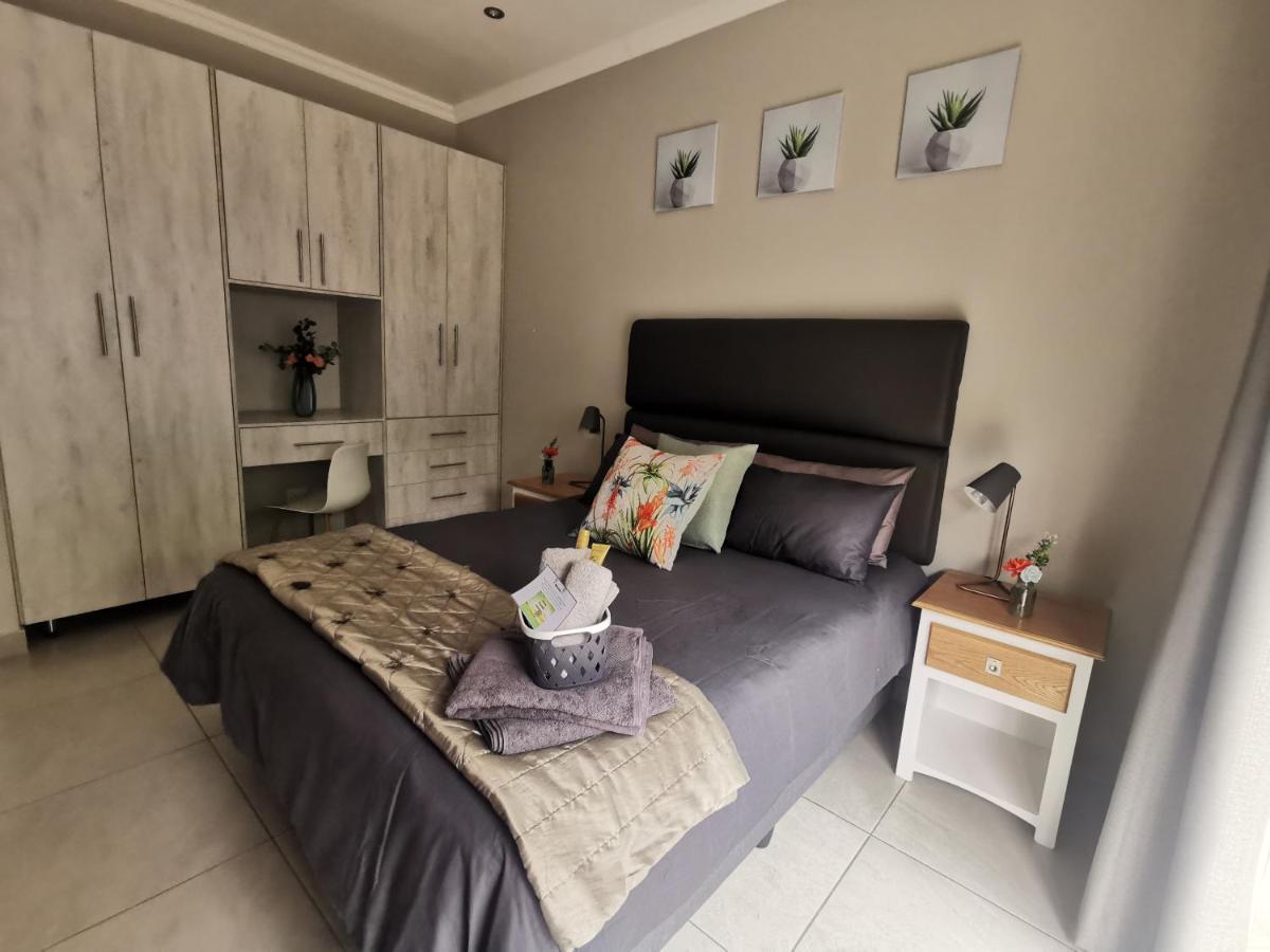 Utopia Guest House อัลเบอร์ตัน ภายนอก รูปภาพ